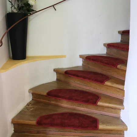 Konukevi - Alt - Strassgang 3*