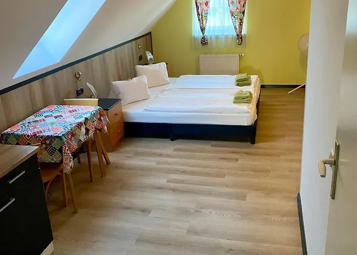 - Alt - Strassgang Gasthuis 3*