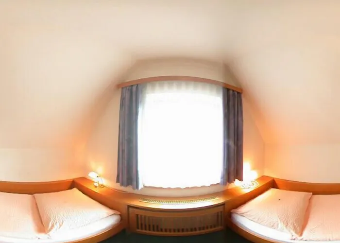 - Alt - Strassgang 3* Graz