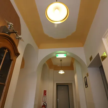 - Alt - Strassgang Γκρατς