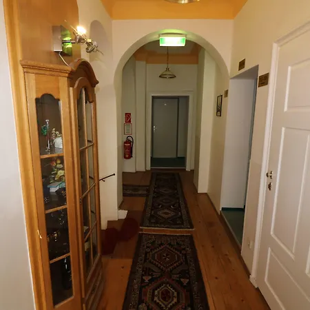 - Alt - Strassgang Πανσιόν Γκρατς