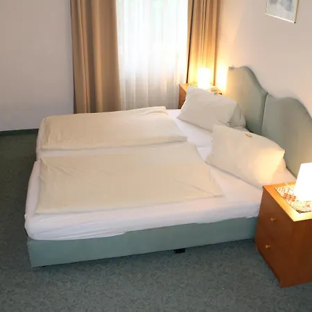 - Alt - Strassgang Πανσιόν Γκρατς