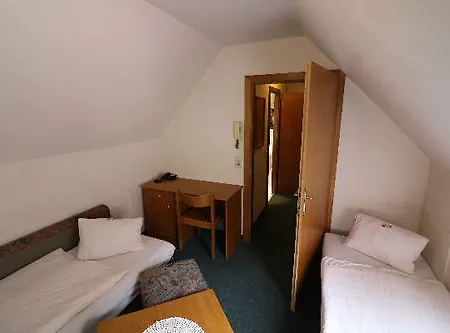 - Alt - Strassgang Gæstehus 3*