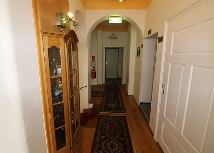 - Alt - Strassgang Πανσιόν Γκρατς