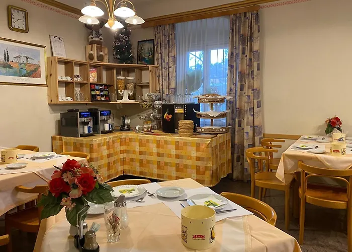 - Alt - Strassgang 3* Γκρατς