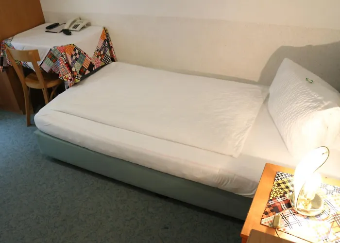 - Alt - Strassgang Pensionat